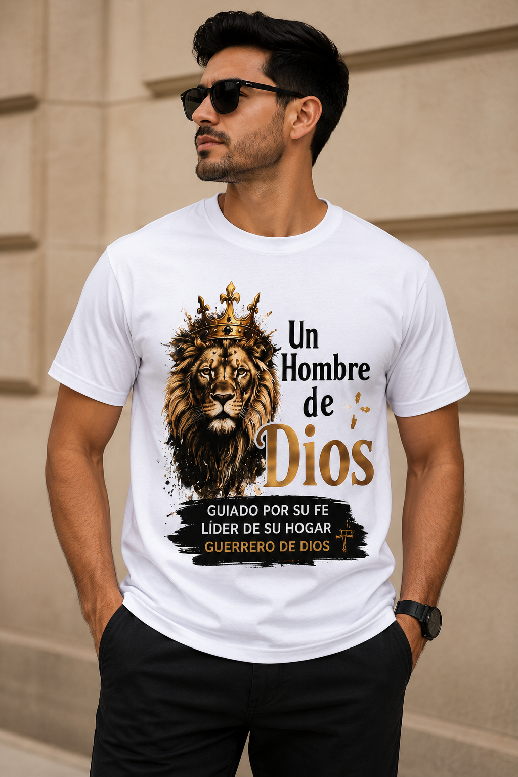Un Hombre de Dios™ | Camiseta Cristiana con León y Corona